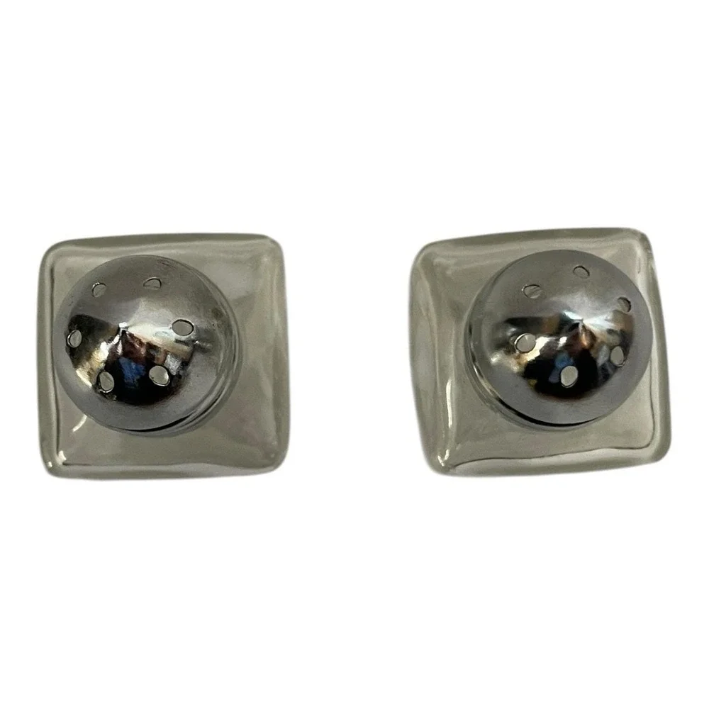 Salt and Pepper Shakers Silver Plated Tops‎ Vintage Mini Cube Clear Glass 1